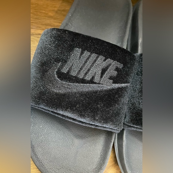 Nike Black Velvet Slide Sandals - Picture 3 of 6